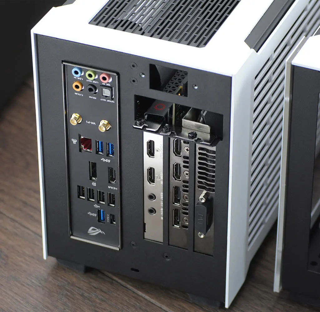 Bære Sudan trådløs Sliger SM560 Mini-ITX PC case - DENSITY.sk